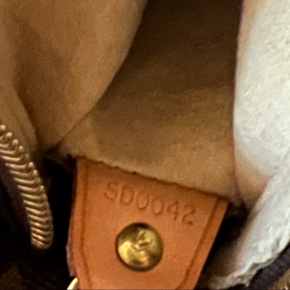 🔥Sold🔥Louis Vuitton Looping GM - Picture 6 of 8